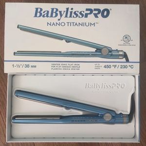 BaBylisPRO Nano Titanium 1-1/2" Flat Iron